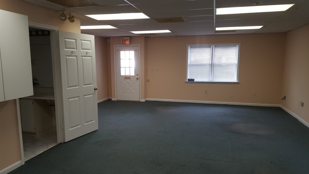 More Photos Of 9520 Marlboro Pike, Upper Marlboro Office For Sale