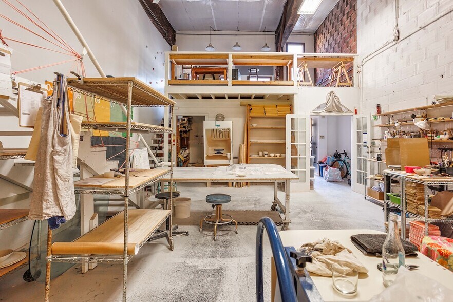 More Photos Of 3425 SE Yamhill St, Portland Loft Creative Space For Sale