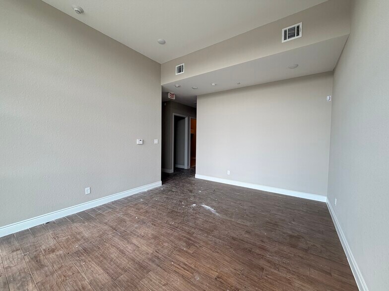 More Photos Of 3522 N Mason Rd, Katy Warehouse For Lease