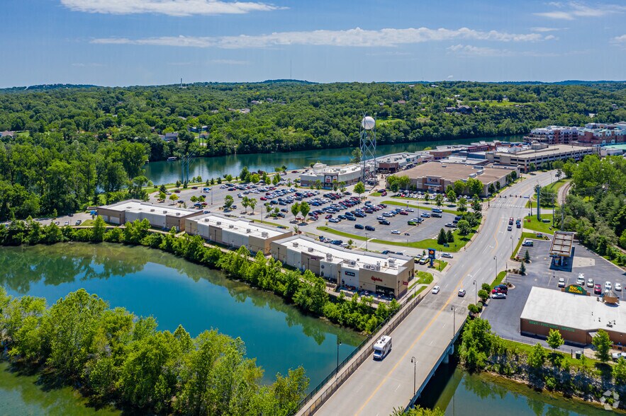 More Photos Of 482-490 Branson Landing Blvd, Branson General Retail For Sale