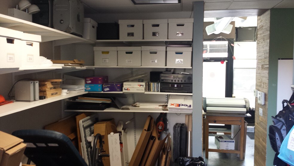 More Photos Of 1338-1346 W Irving Park Rd, Chicago Apartments For Lease