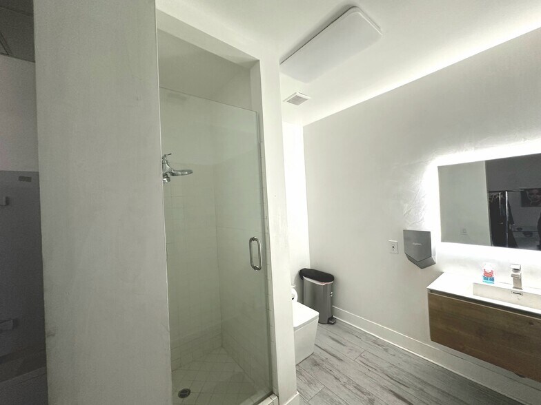 More Photos Of , North Hollywood Unknown For Sale