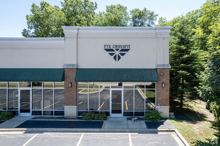 More Photos Of 1000-1050 Geneva Rd, Wheaton General Retail For Sale