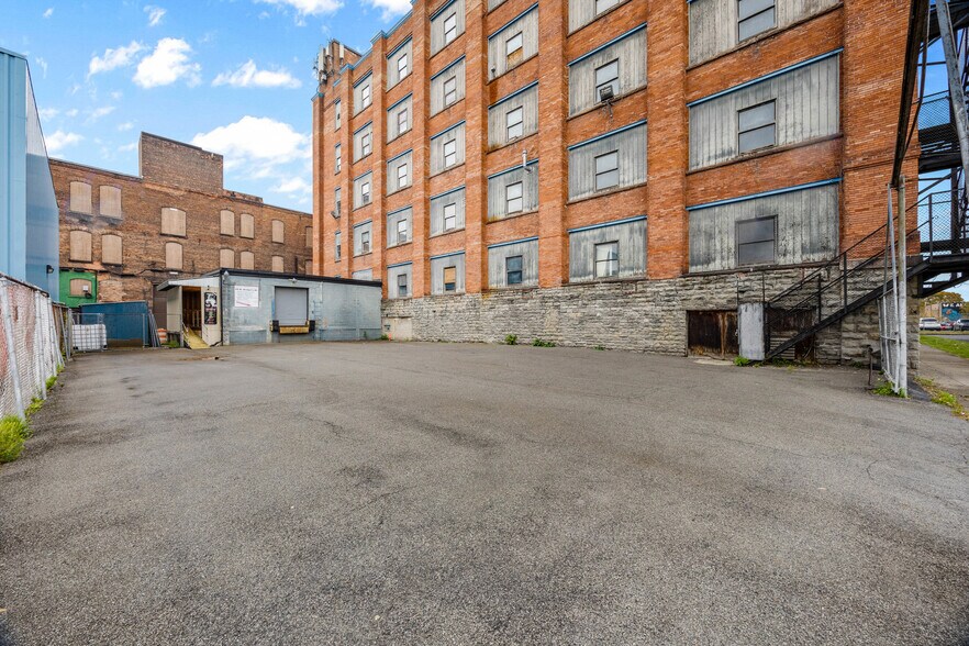 More Photos Of 39-49 St Bridgets Dr, Rochester Manufacturing For Lease