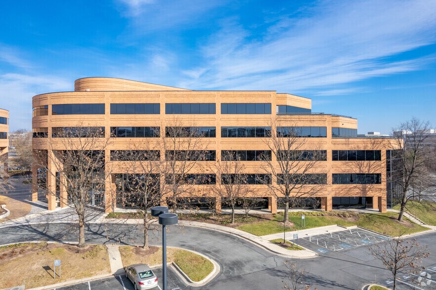 More Photos Of 2400 Research Blvd, Rockville Office For Lease