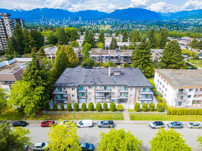 More Photos Of 5087 Irving St, Burnaby Apartments For Sale