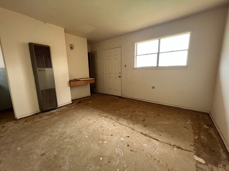 More Photos Of 2500 N Main St, Tahoka Hotel For Sale