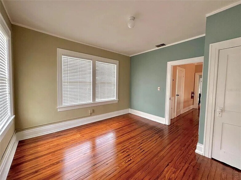 More Photos Of 725 W Central Ave, Winter Haven Office Residential For Lease