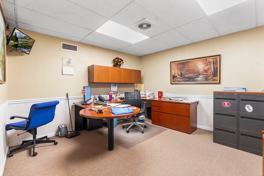 More Photos Of 257 W Nicholson Rd, Audubon Office For Sale