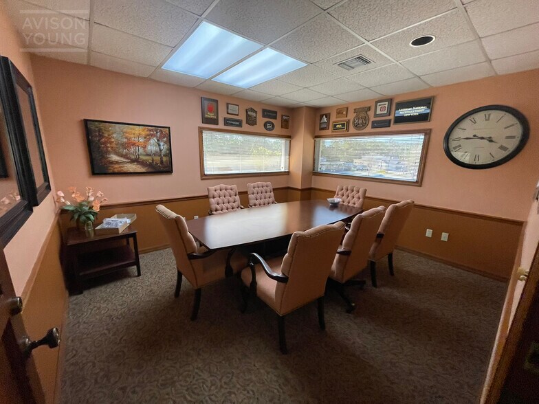 More Photos Of 2315 Curry Ford Rd, Orlando Office For Lease