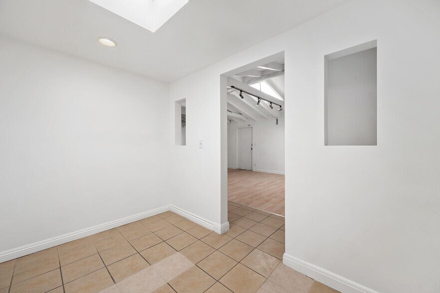 More Photos Of 3861 Jasmine Ave, Culver City Medical For Lease