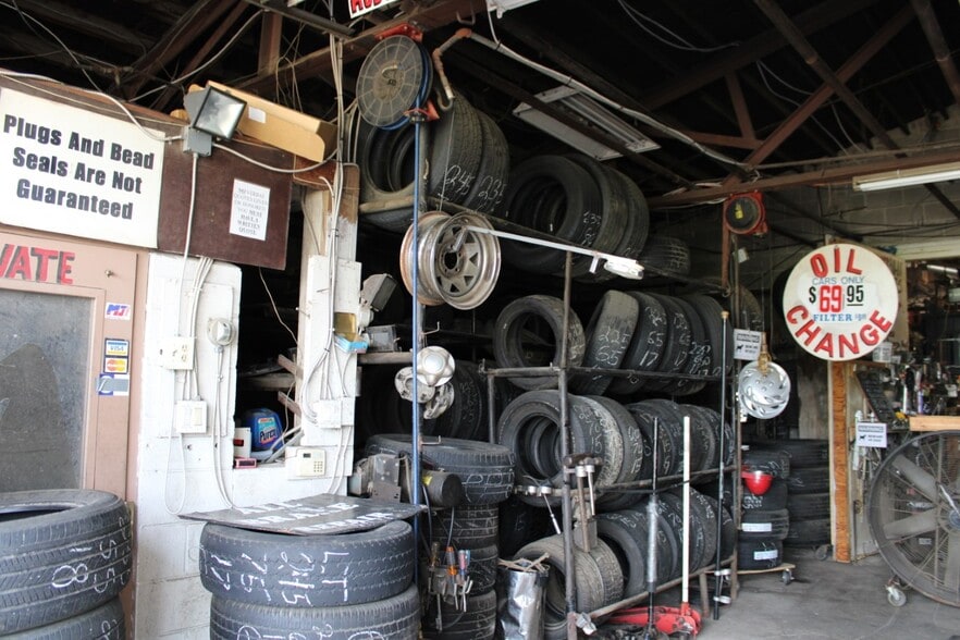 More Photos Of 1394 Joyce Ave, Columbus Flex For Sale