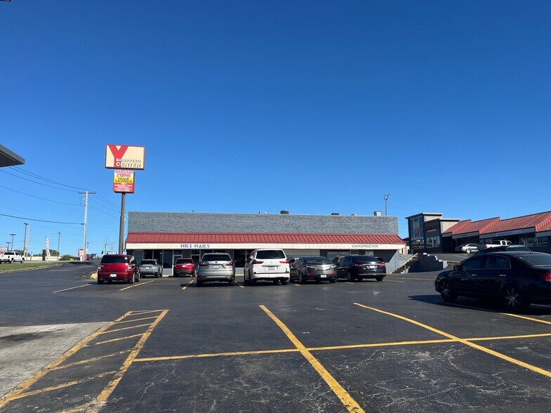 More Photos Of 1711-1763 W Jesse James Rd, Excelsior Springs General Retail For Sale