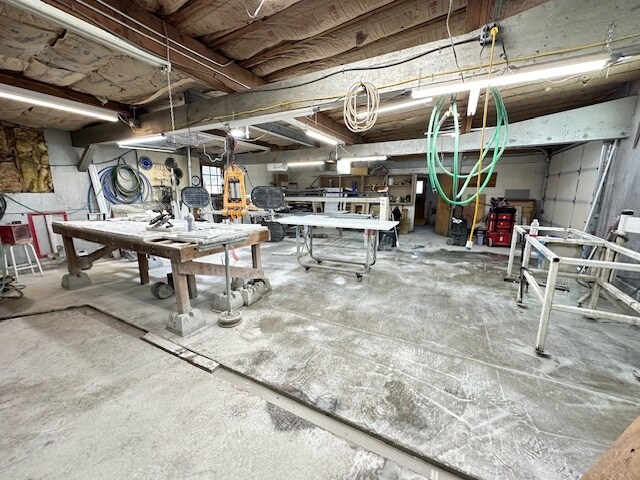 More Photos Of 1215 S Harrison St, Moscow Flex For Sale