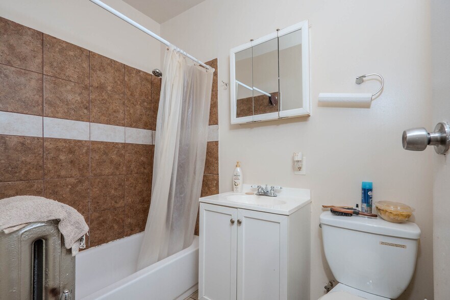 More Photos Of 7701 S Eggelston St, Chicago Apartments For Sale