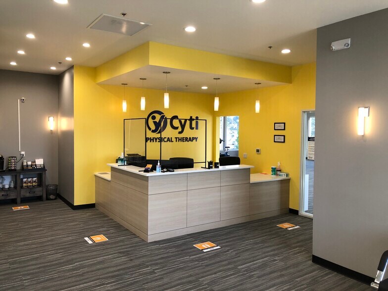 More Photos Of 11350 SW Canyon Rd, Beaverton Storefront Retail Office For Lease