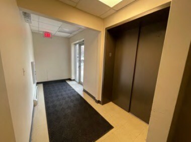 More Photos Of 1834 W Wisconsin Ave, Milwaukee Medical For Lease