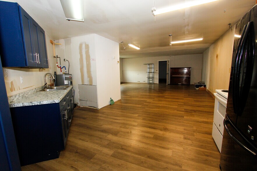 More Photos Of 1624 Ferry St SW, Albany Office For Sale