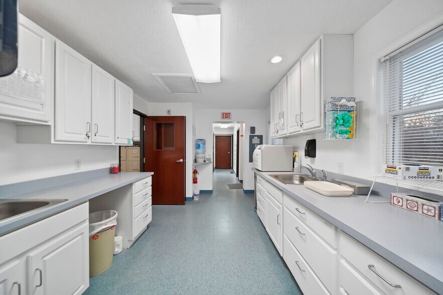 More Photos Of 3165 County Farm Rd, Jackson Medical For Sale