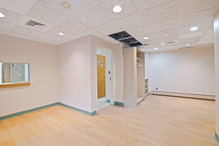 More Photos Of 101-105 Dutch Hill Rd, Orangeburg Office For Lease