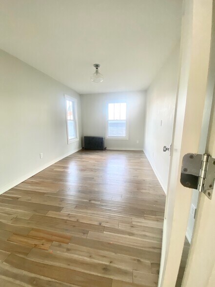 More Photos Of 156 Broadway, Port Ewen Freestanding For Sale