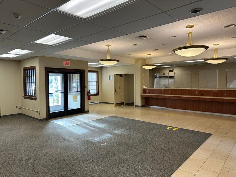 More Photos Of 434 Main St, Chatham Bank For Sale