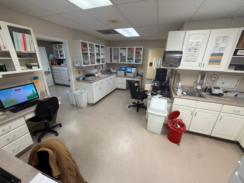 More Photos Of 1423 Palmetto Rd, Tupelo Healthcare For Sale