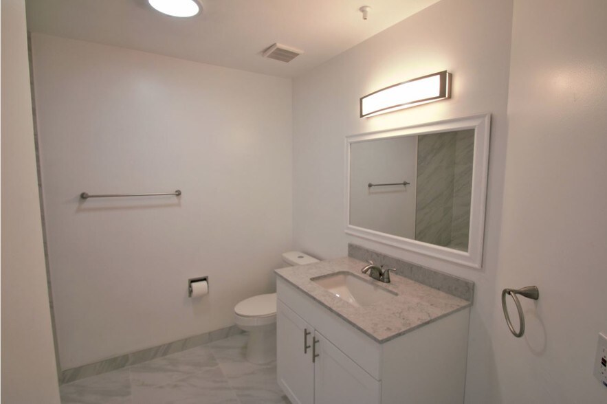 More Photos Of 2701 W Oakland Park Blvd, Oakland Park Office For Sale