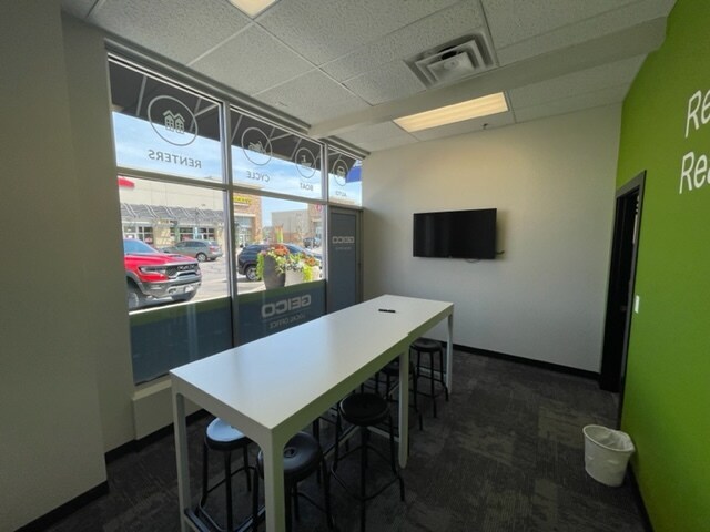 More Photos Of 10550 E Garden Dr, Aurora Freestanding For Lease