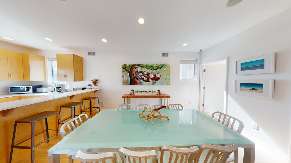 More Photos Of 1410 Pacific Ave, Venice Office For Sale