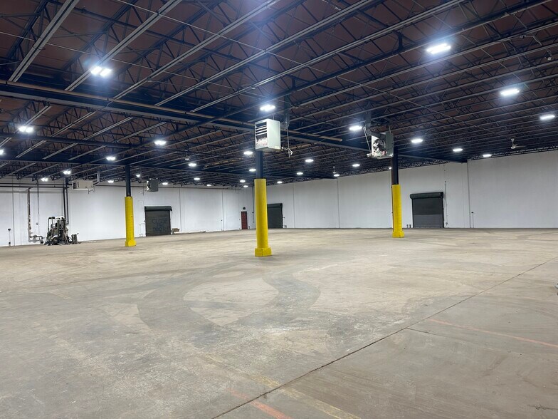 More Photos Of 110 Monarch Dr, Liverpool Warehouse For Lease