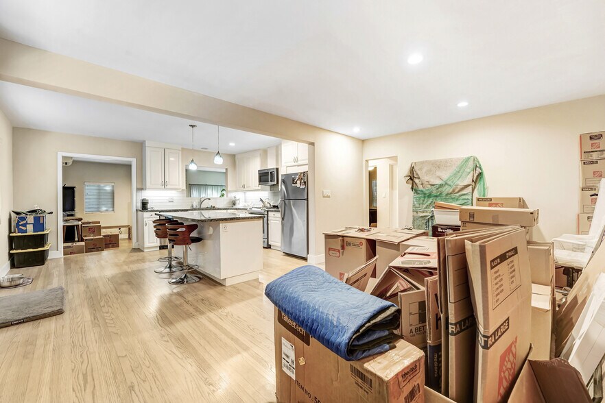 More Photos Of 14728 Magnolia Blvd, Sherman Oaks Apartments For Sale