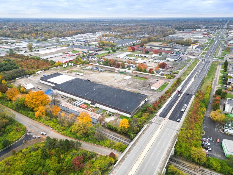 More Photos Of 2040 S Hamilton Rd, Columbus Distribution For Sale