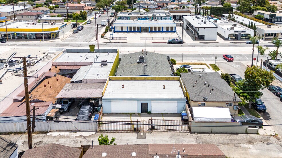 More Photos Of 13175 Paramount Blvd, South Gate Office For Sale