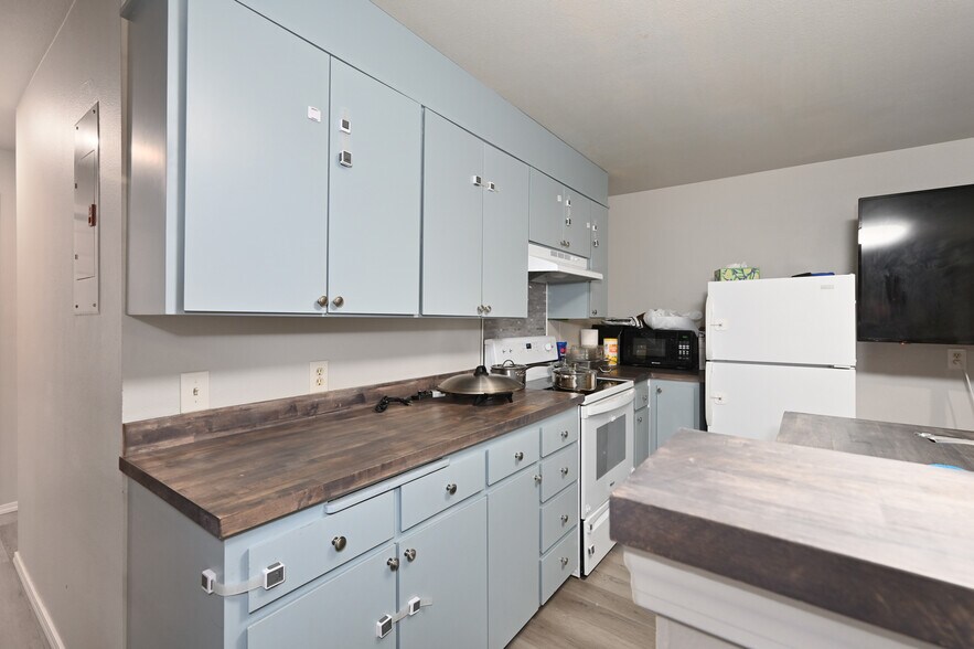 More Photos Of 406 E George St, Kent Apartments For Sale