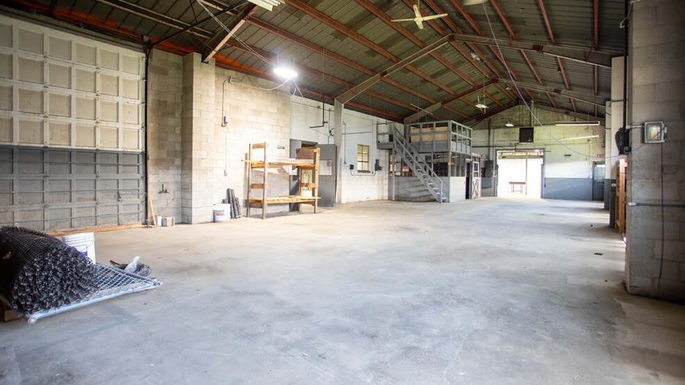 More Photos Of 3812 Bennington Ave, Kansas City Industrial For Sale