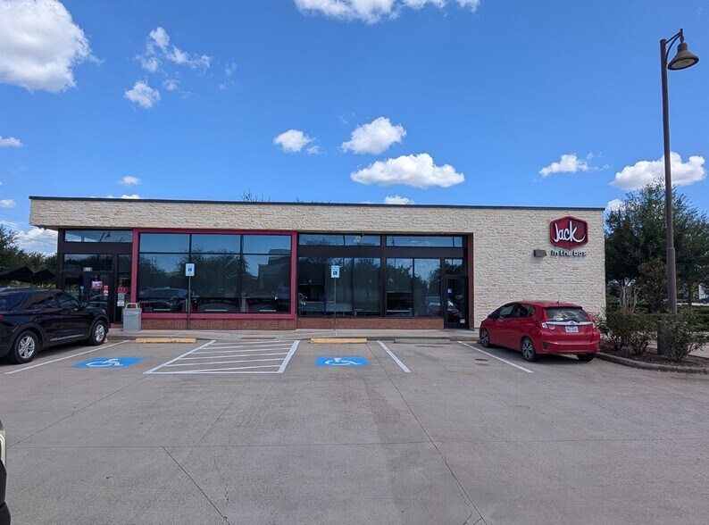 More Photos Of 9310 Highway 6, Missouri City Fast Food For Lease