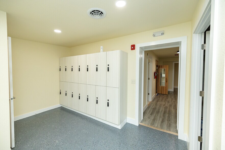 More Photos Of 115 N Main St, Lindsborg General Retail For Sale