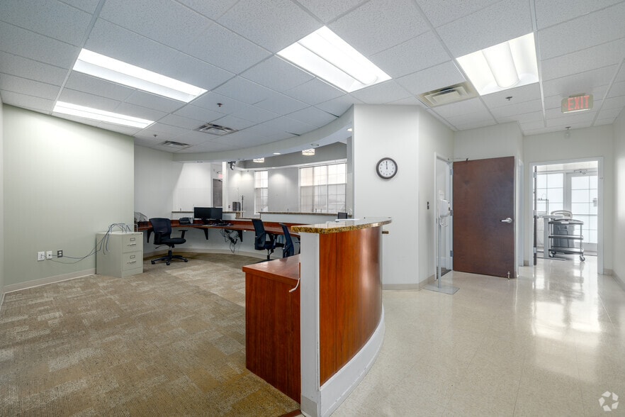More Photos Of 6020 Meadowridge Center Dr, Elkridge Medical For Lease