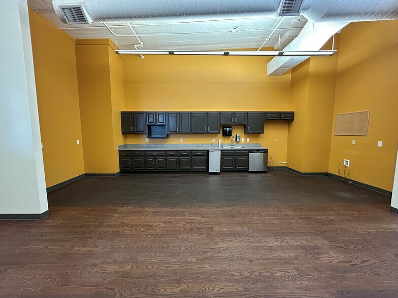 More Photos Of 238 N Mead St, Wichita Office For Sale