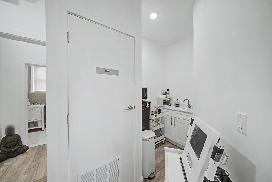 More Photos Of 163 Front St, Secaucus General Retail For Sale