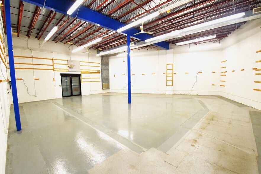 More Photos Of 130 W Boylston St, Worcester Storefront Retail Office For Sale