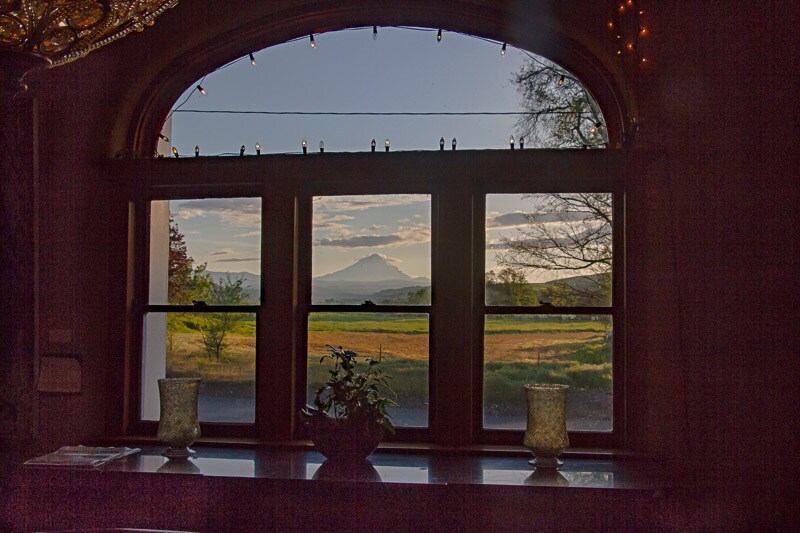 More Photos Of 40 SE Heimrich St, Dufur Hotel For Sale