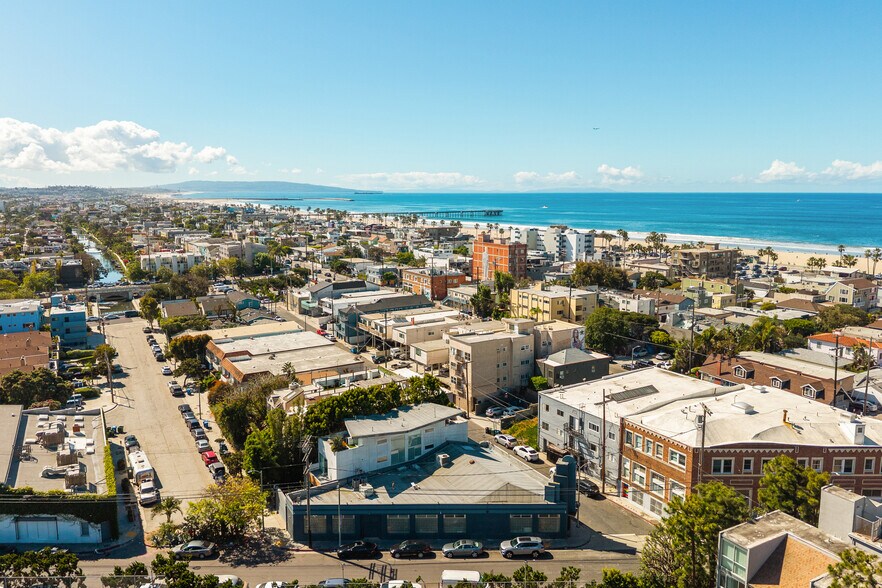 More Photos Of 120 Mildred Ave, Venice Loft Creative Space For Sale