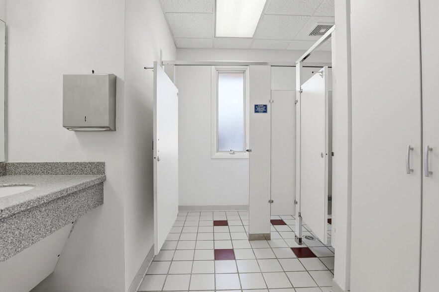 More Photos Of 2857 Hull Rd, Kinston Office For Sale