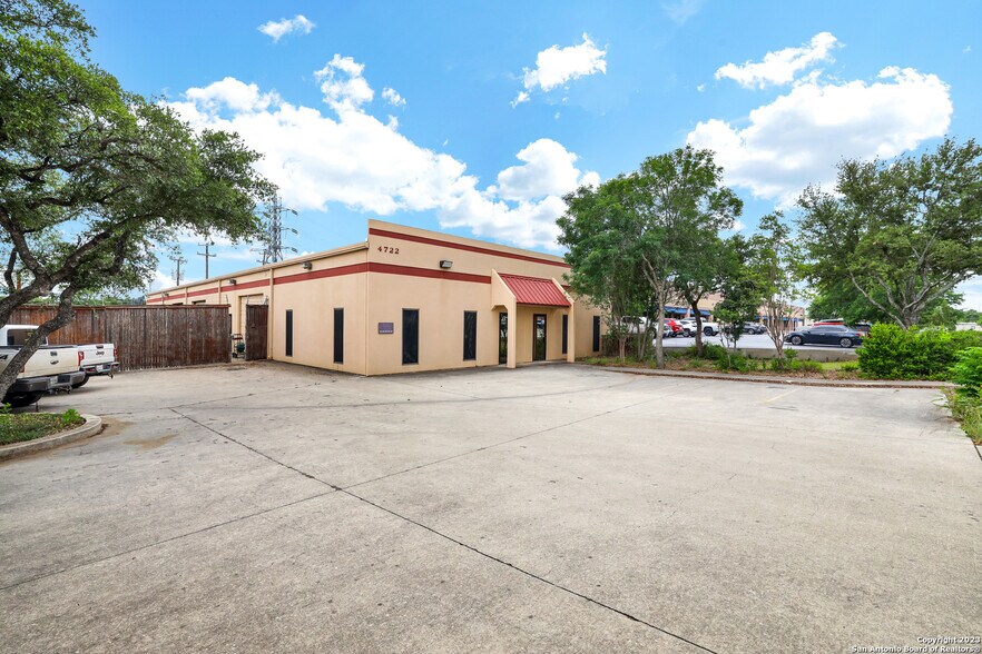 More Photos Of 4722 Shavano Oak, San Antonio Light Manufacturing For Sale