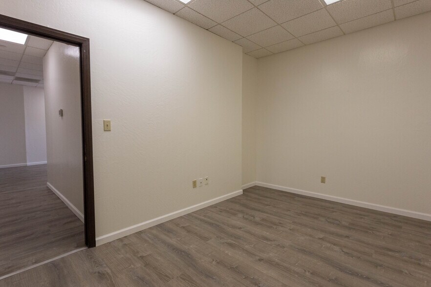 More Photos Of 1825-1845 E Northern Ave, Phoenix Office For Lease