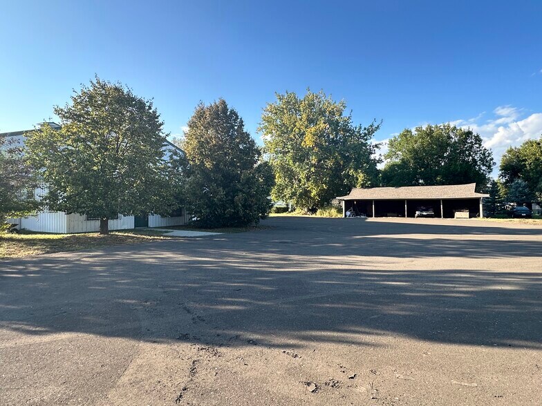 More Photos Of 9026 Kautzman Rd, Billings Warehouse For Lease