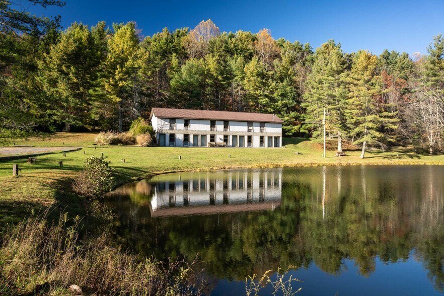 Primary Photo Of 182 Woodberry Rd Sw, Meadows Of Dan Hotel For Sale