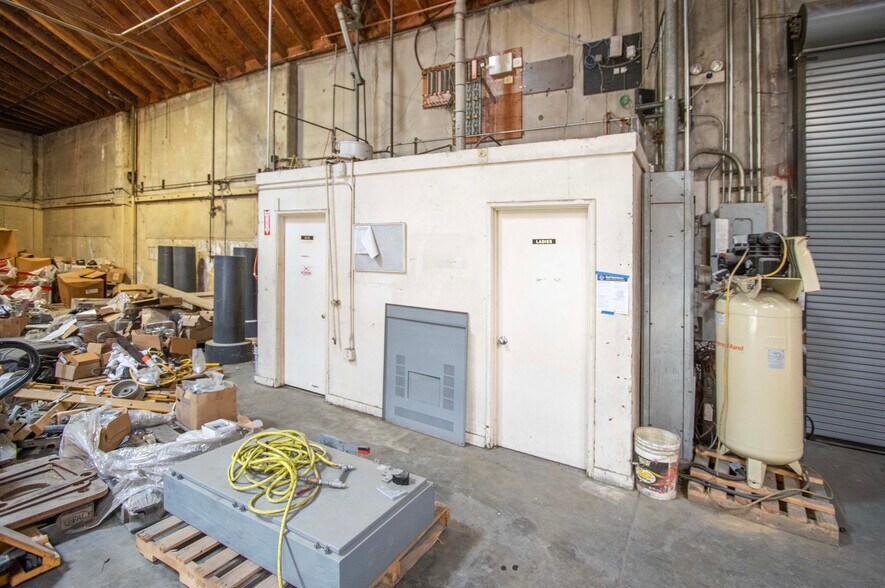 More Photos Of 1400 Carroll Ave, San Francisco Warehouse For Sale